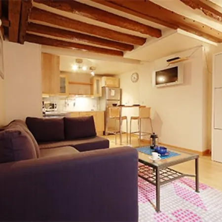 Greneta - 4 Adults Appartement *
