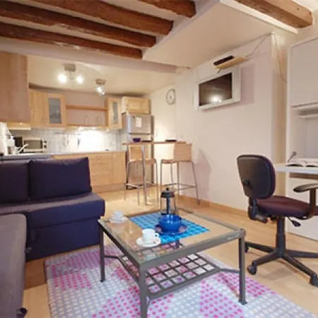 Greneta - 4 Adults Appartement *